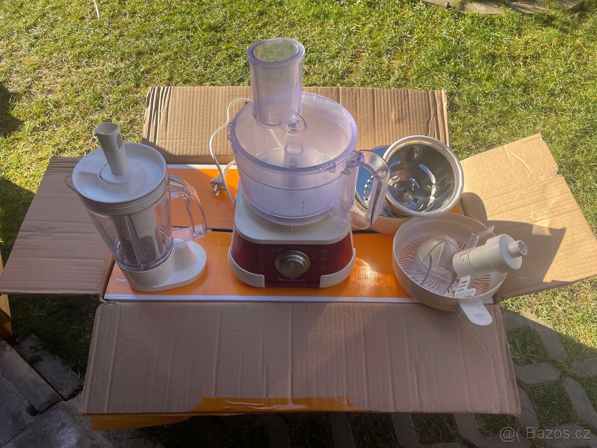 Kuchyňský robot Moulinex masterchef 5000