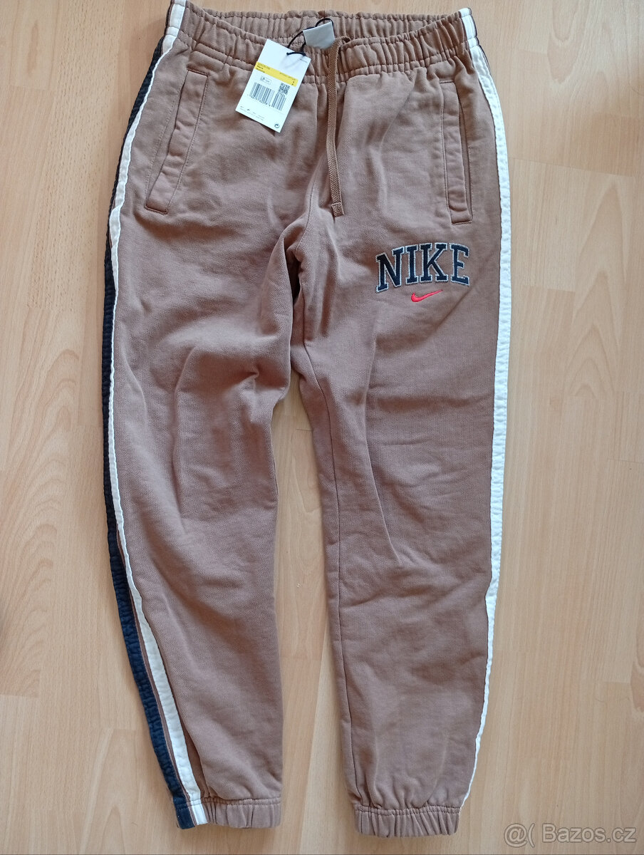 Nove sportovní kalhoty NIKE, vel. S/P