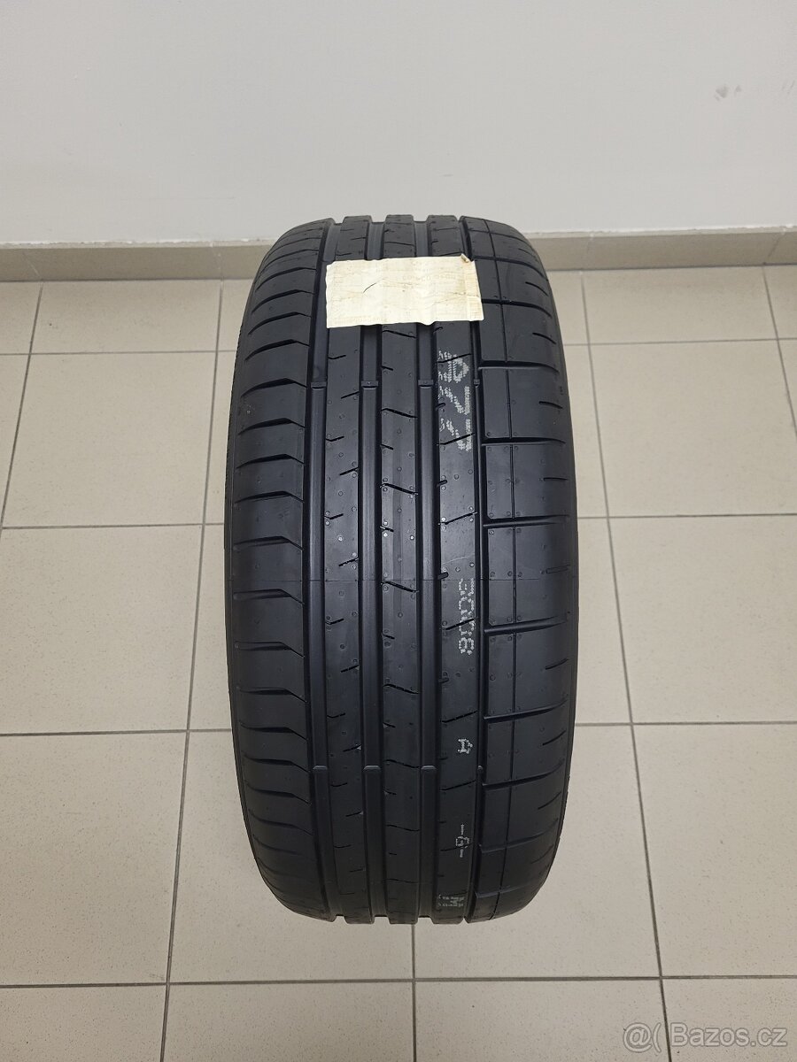 Prodám 1ks nové pneu Pirelli 235/45 ZR18 94Y