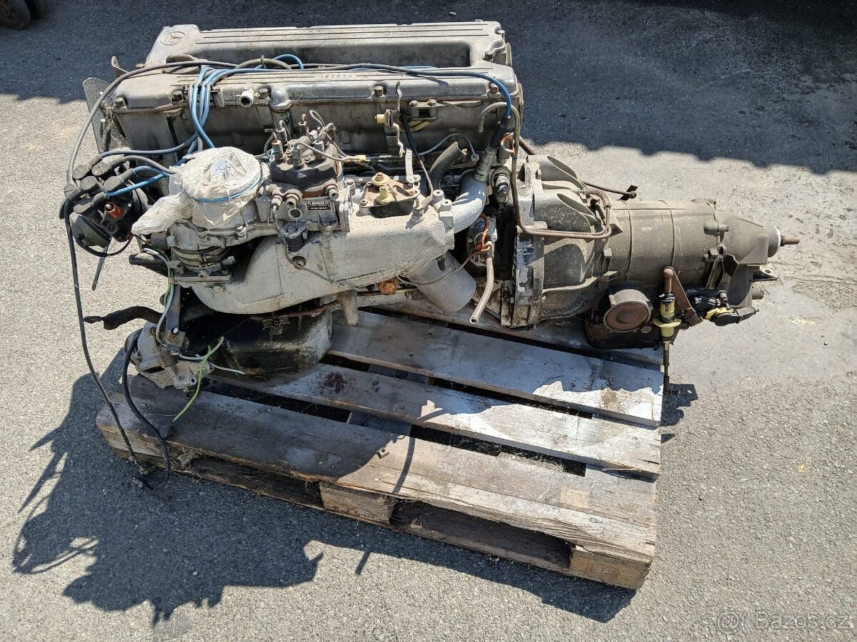 Mercedes Benz 280 Motor M110994