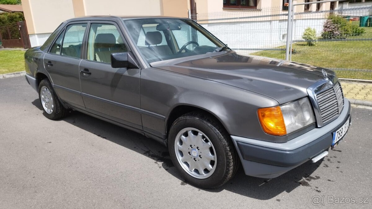 Mercedes W124 2.3i