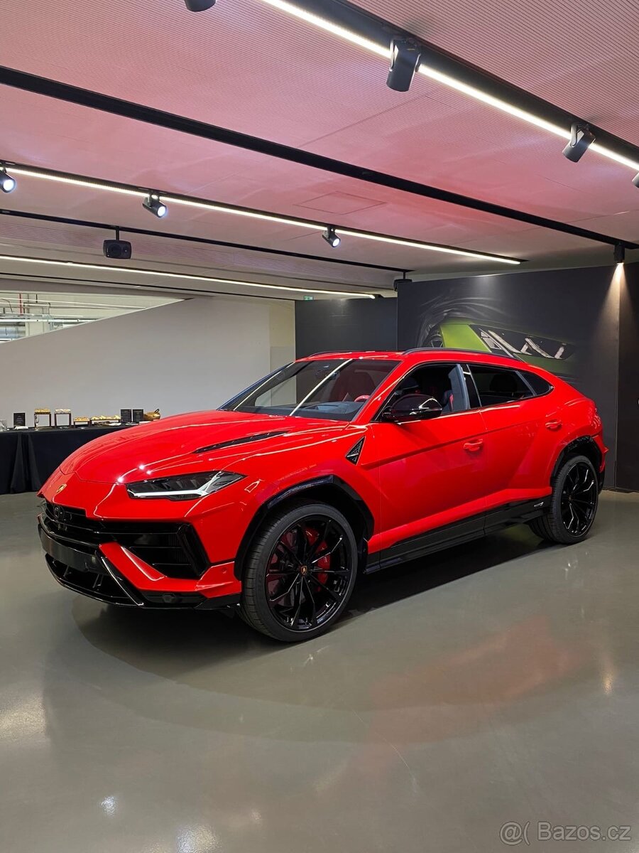 Lamborghini Urus S NOVÝ kryt motora 4M6133849 E =7 219Kč