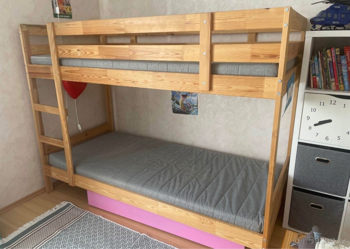 Dvoupatrová Postel 90/200 masiv s matrace