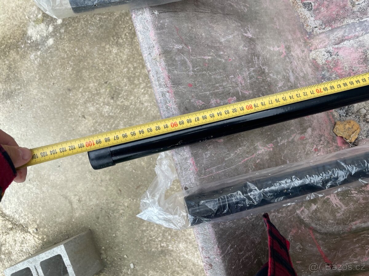 NOVE Plotove sloupky 100cm, prumer 3cm