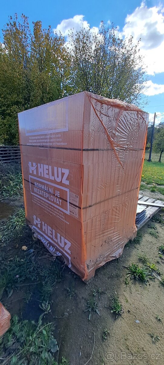 Cihly Heluz family 50