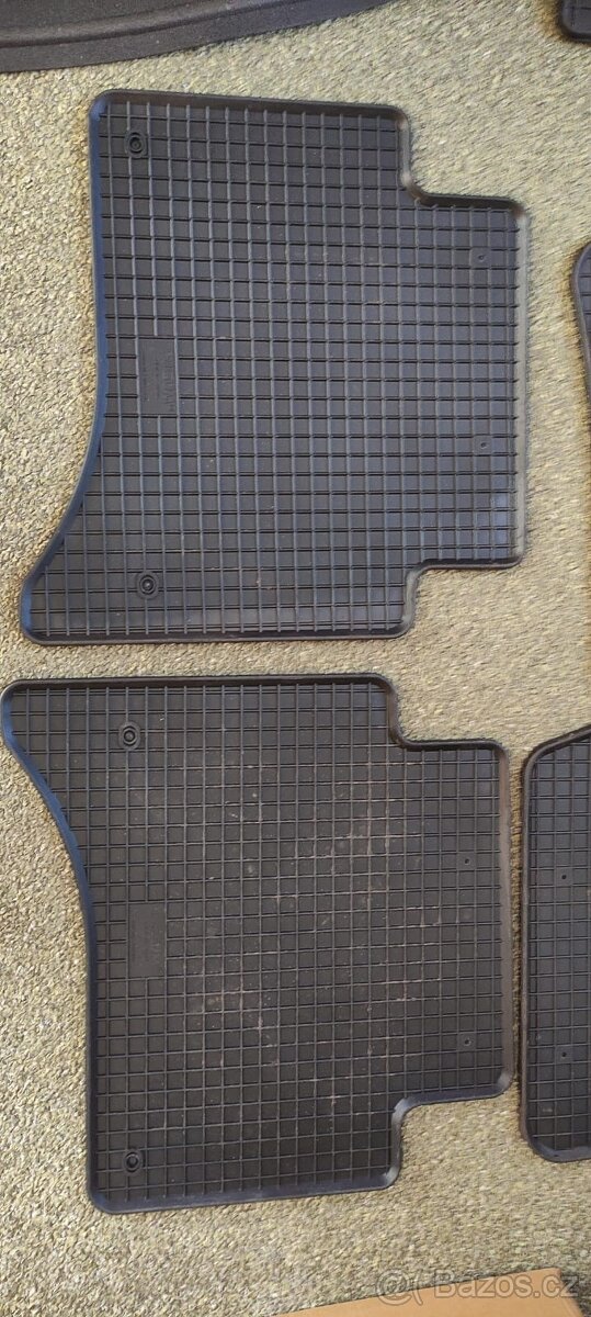 Gumové autokoberce Touareg