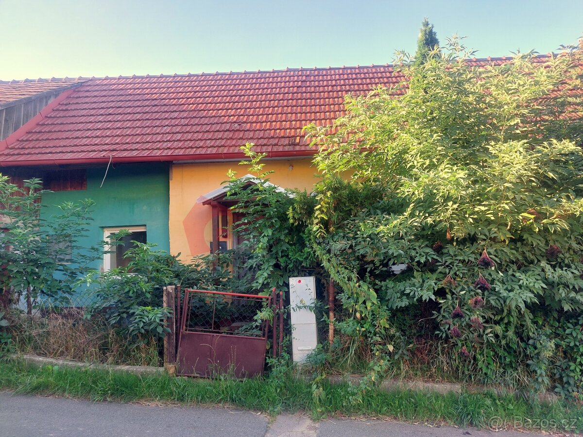 Prodej rodinného domu v Žádovicích ke kompletní rekonstrukci