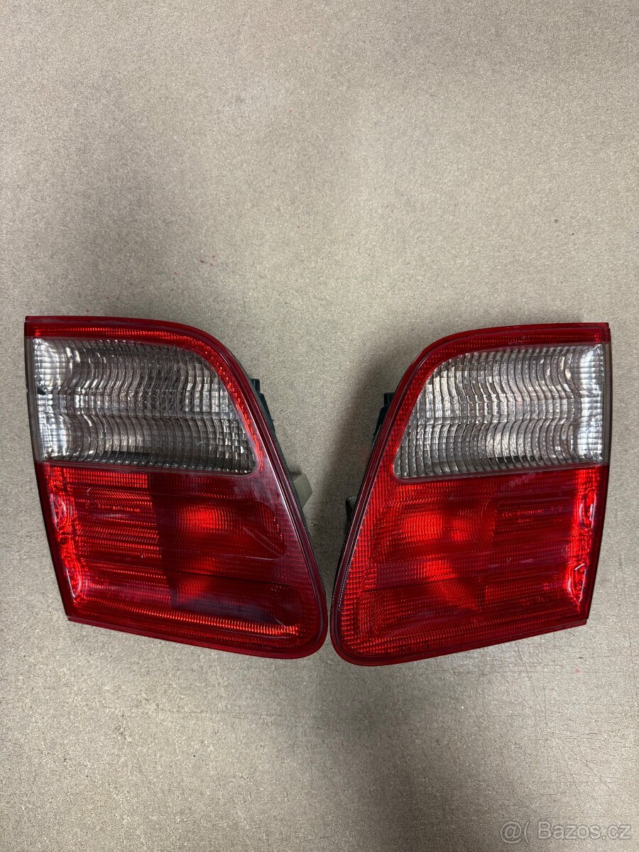Mercedes W210 (S210) kombi Zadní světla vnitřní