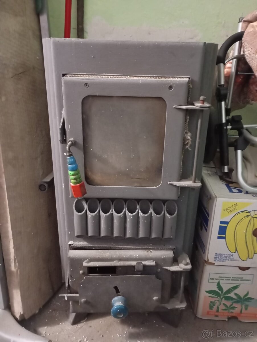 Prodám starší krbová kamna  Vlna