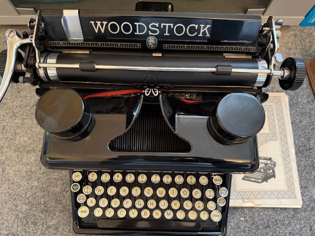 Psací stroj WOODSTOCK