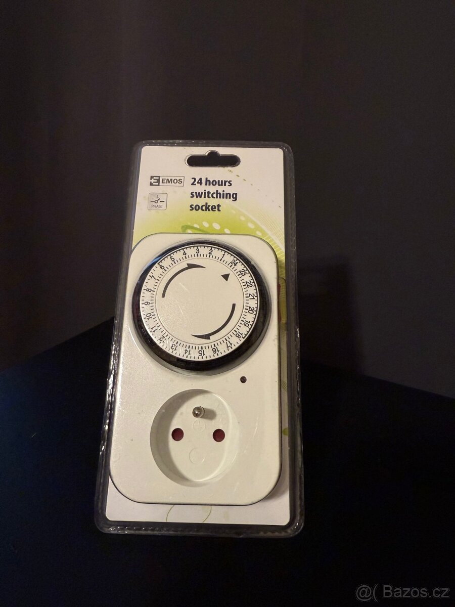 EMOS P5502 – 24hodinová mechanická spínací zásuvka
