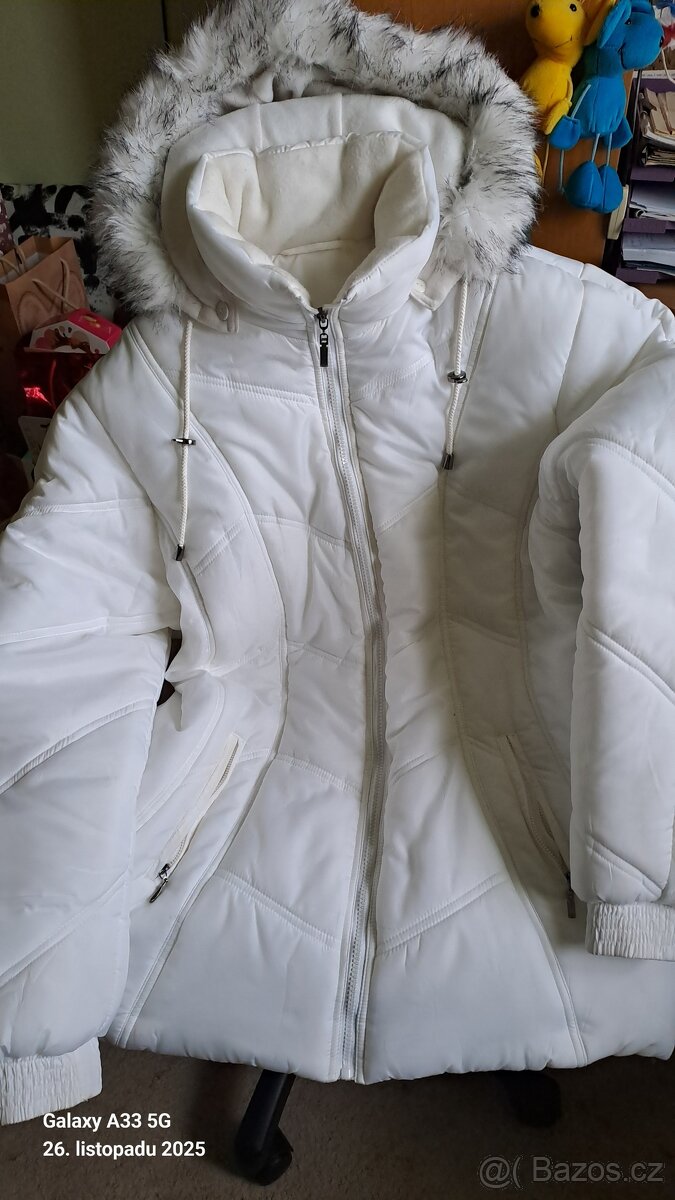 Zimní prošívaný 3/4 kabát, bílý