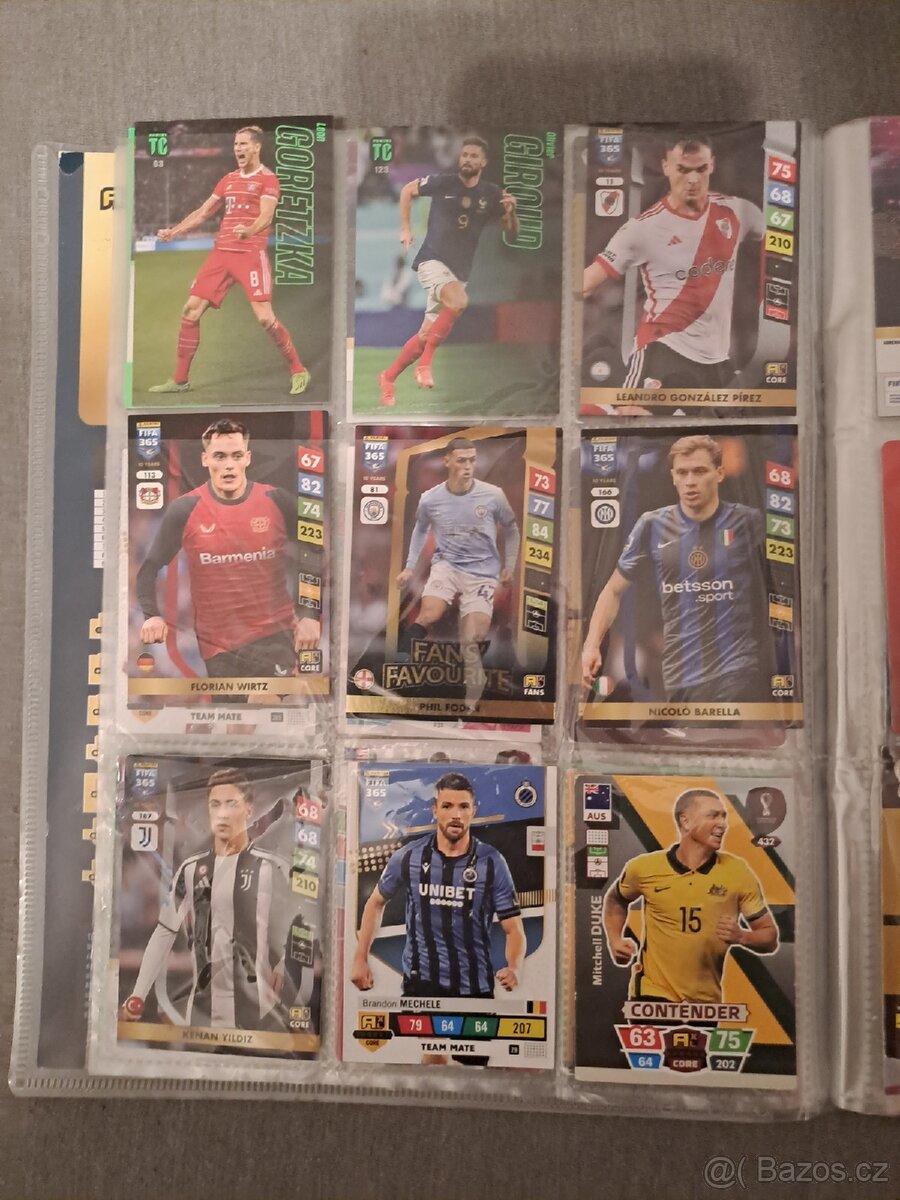 Fotbalové kartičky + album