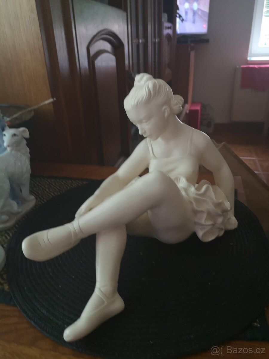 porcelánové sošky značené