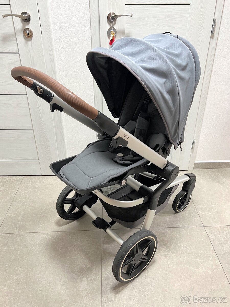 Sportovní kočárek Joolz Hub šedý s nánožníkem