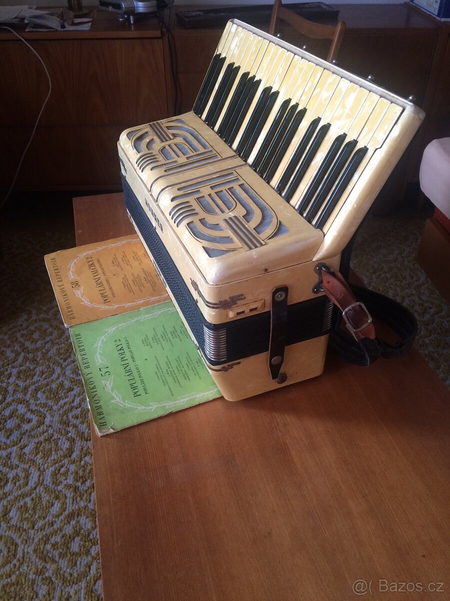 Prodám akordeon/tahací harmoniku Hohner, Verdi III B