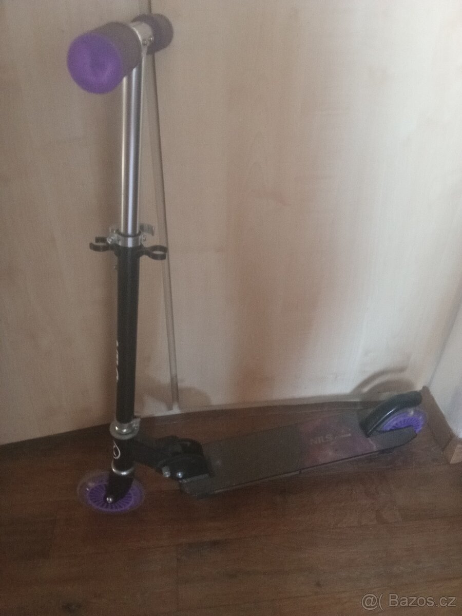 Svítící kolobezka