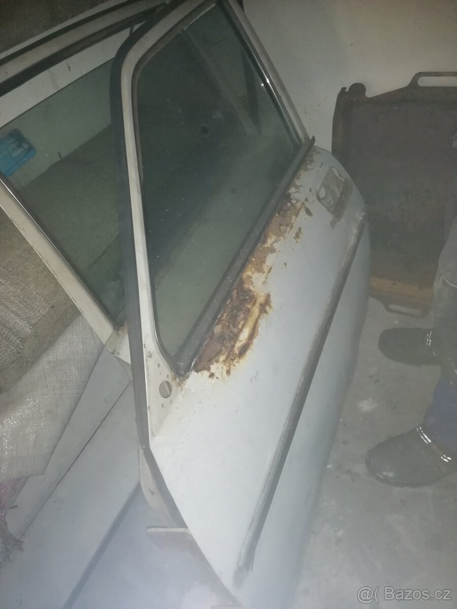 Lancia Beta Trevi dveře