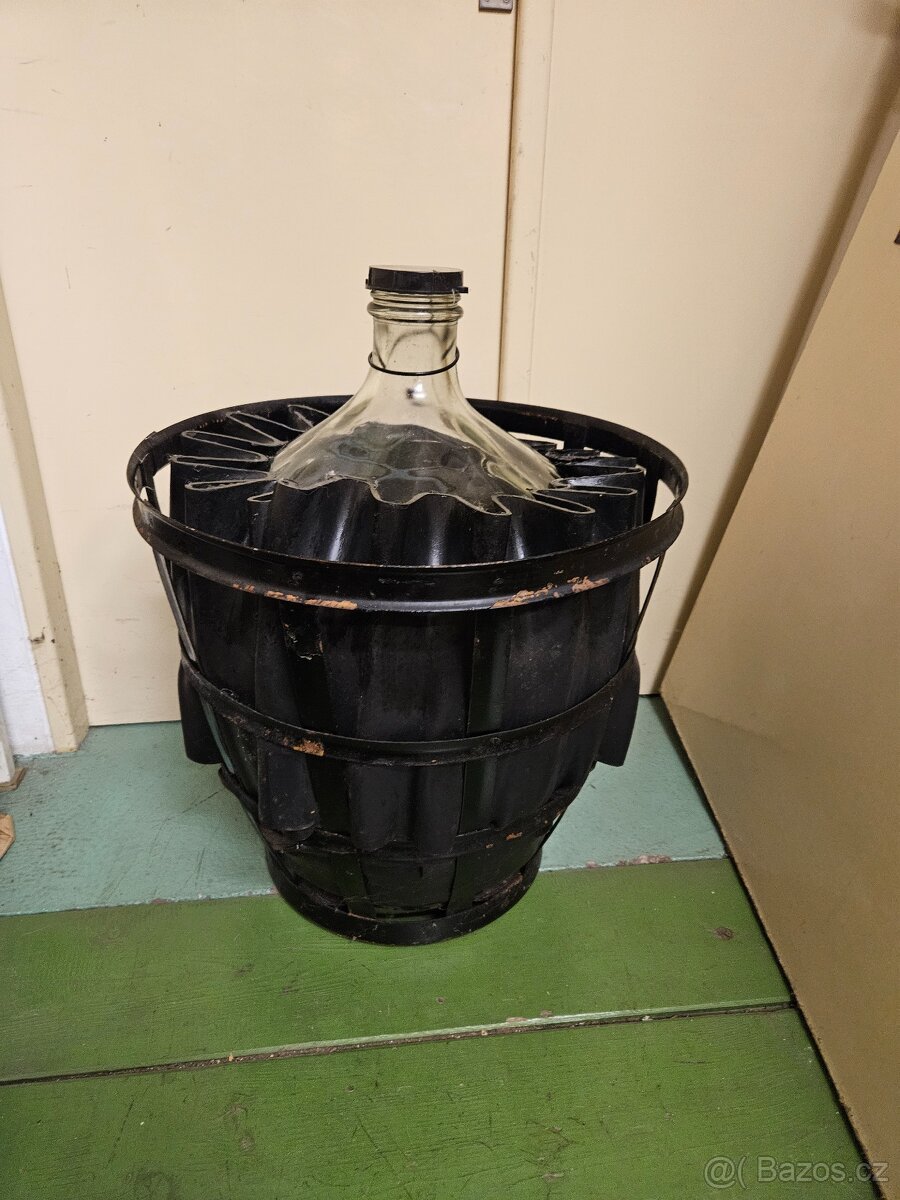 Demižony 50 l s kovovým košem