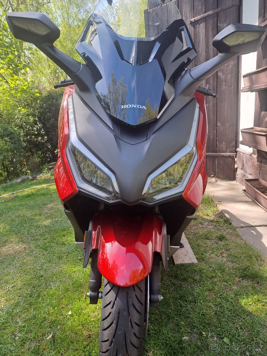 Honda Forza 350