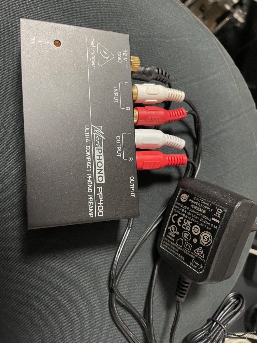 Předzesilovač Behringer PP400