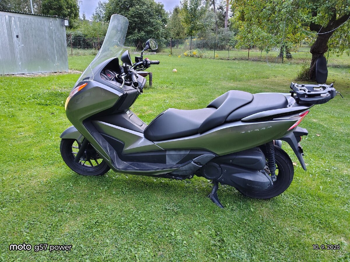 Honda Forza 300
