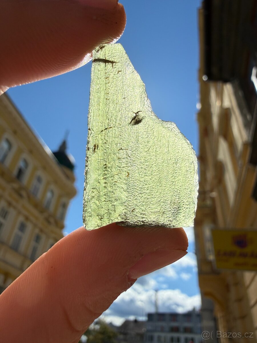 Vltavín 4,25 g, velký kus