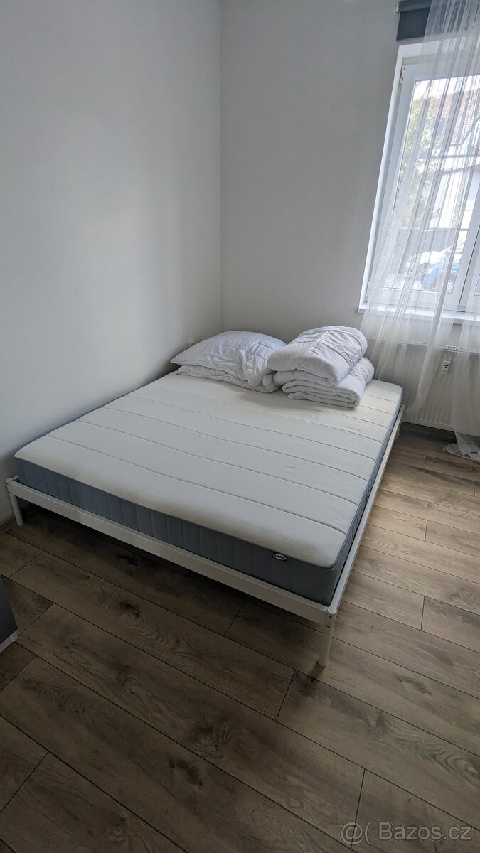 Ikea postel VEVELSTAD + VALEVG Matrace 180x200