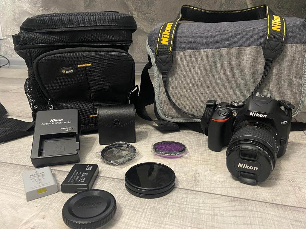 Nikon D3500 včetně výbavy: Zánovní+doklad