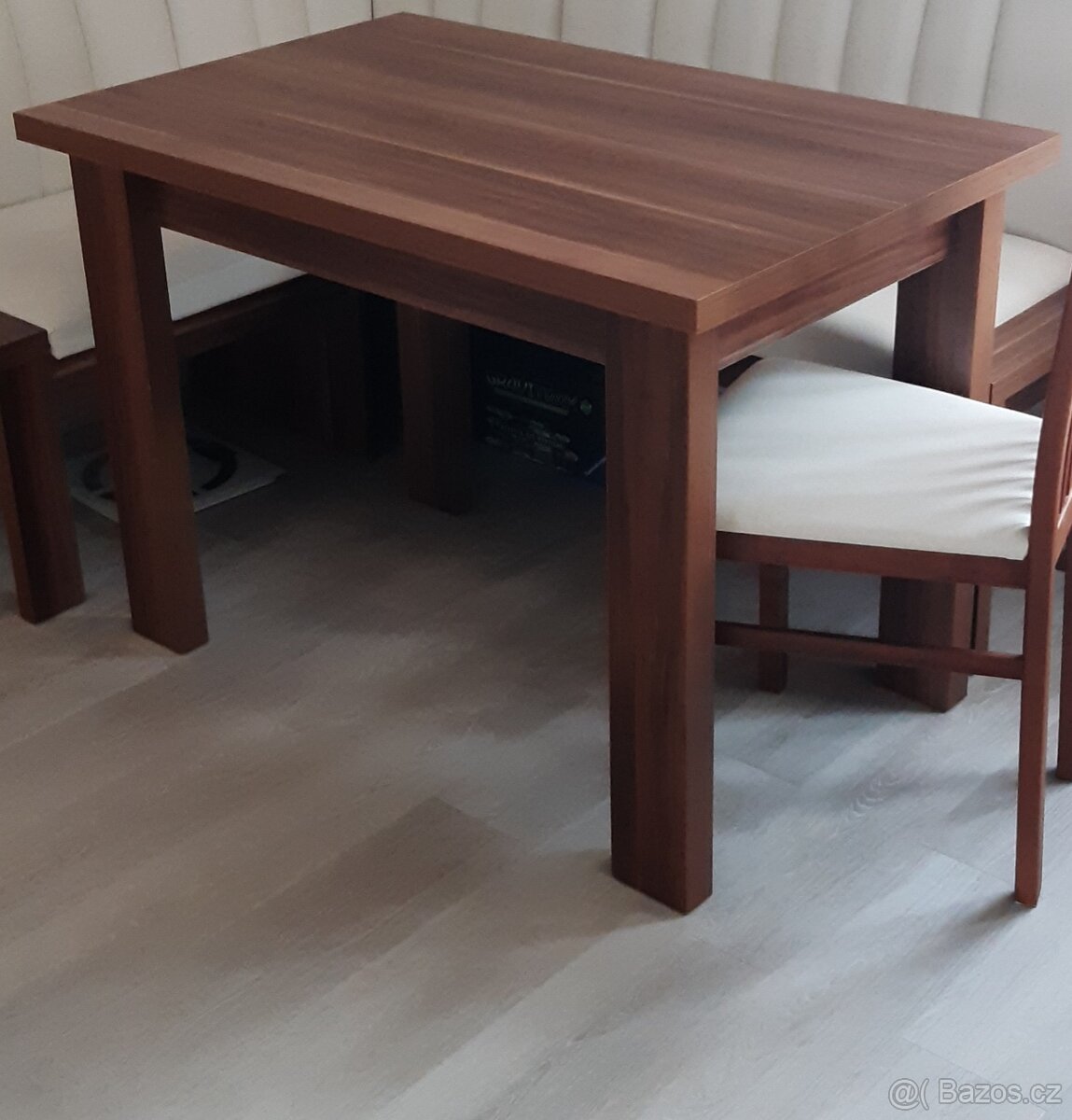 Jídelní stůl 70x110