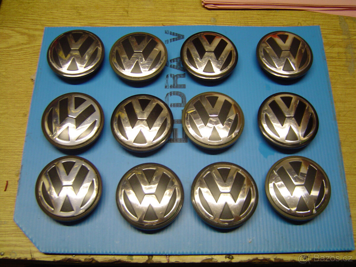 4X Pokličky na středy kol VW 3B7601171-3 sady
