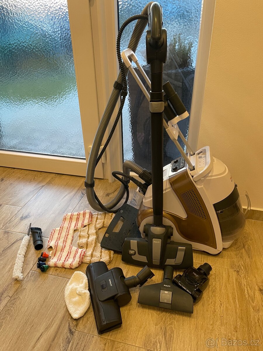 Parní čistič s vysáváním Polti