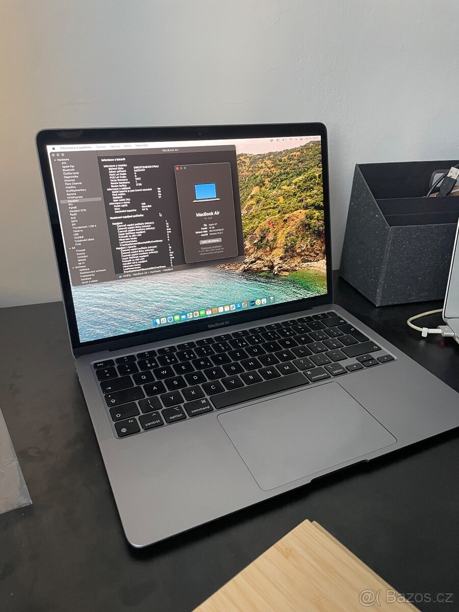 MacBook Air M1 (2020) - 16GB RAM/512GB SSD + příslušenství