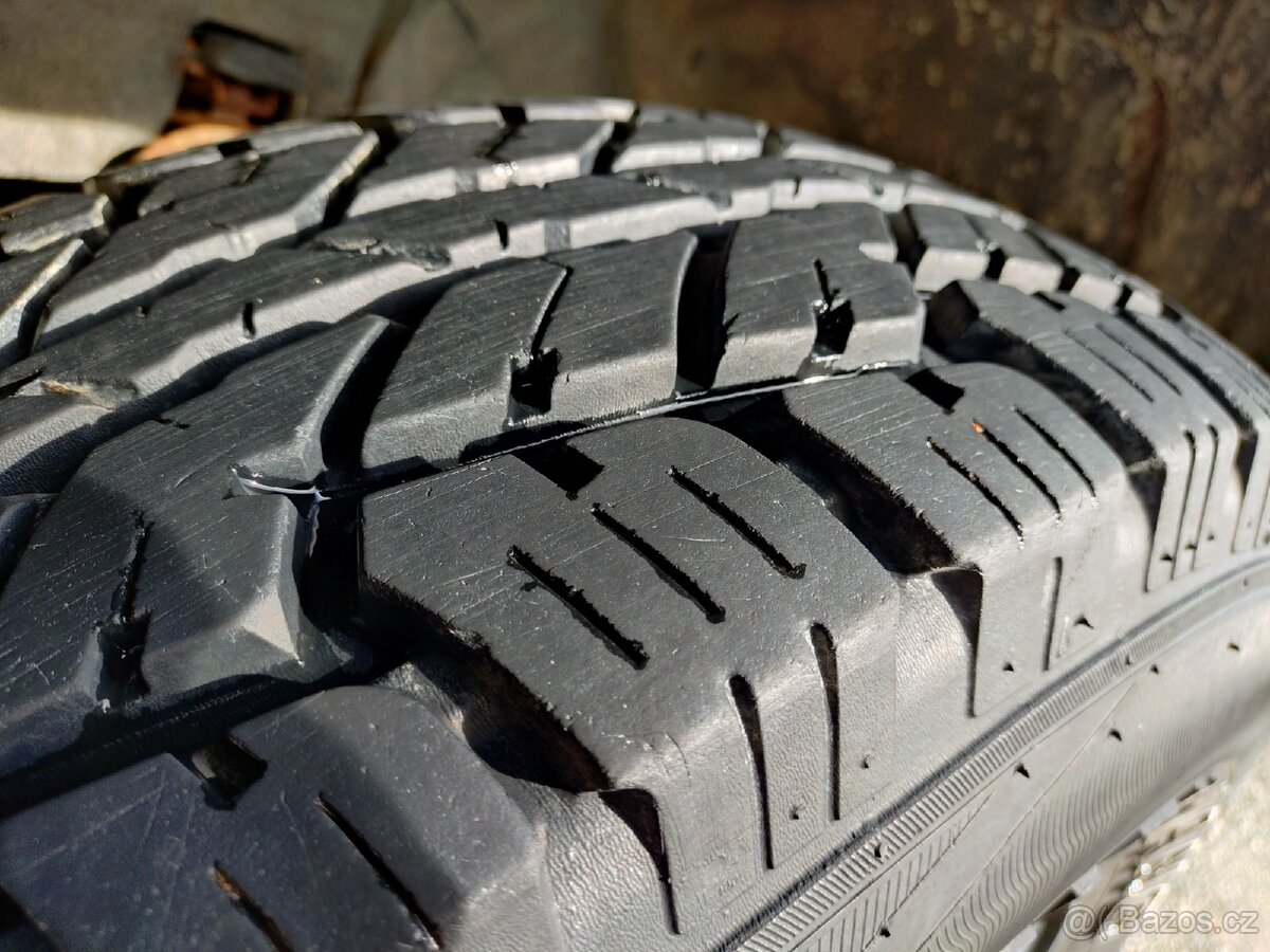 30x9.5 R15
