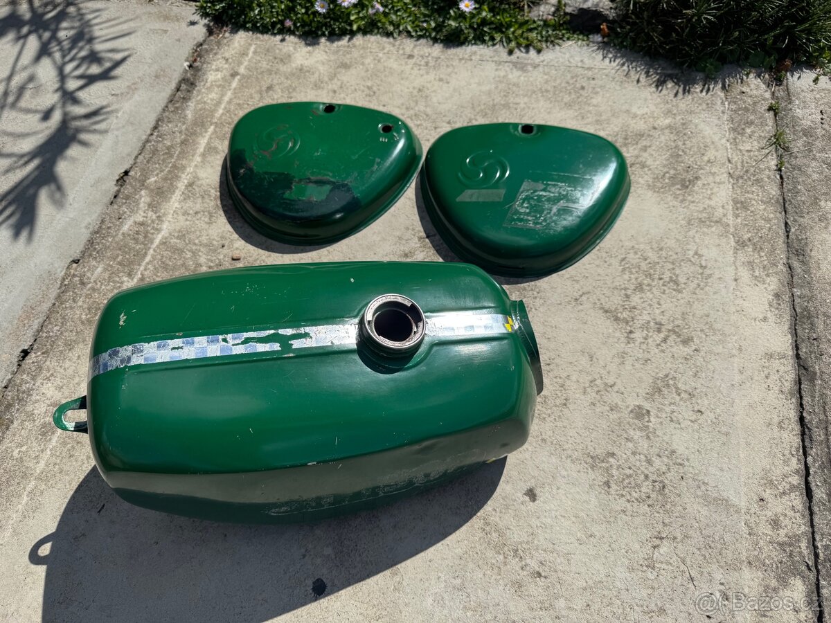 Nádrž a kastlíky Simson S51
