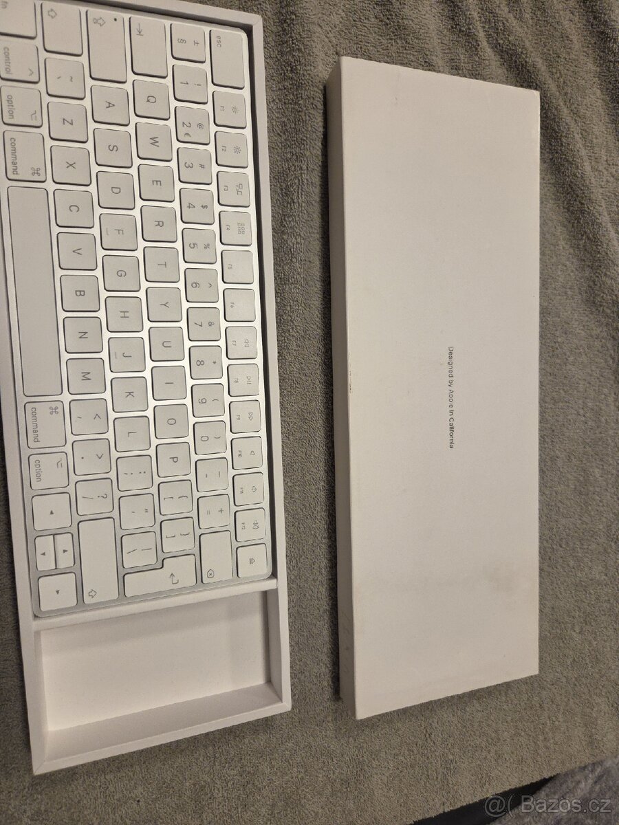 Apple klávesnice