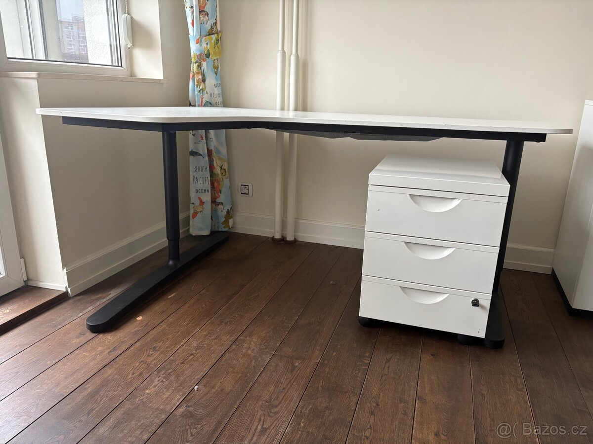 Rohový kancelářský stůl Bekant IKEA 160x110cm