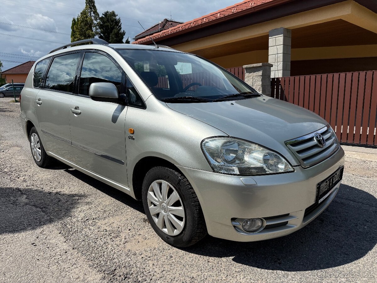 Prodám Toyota Avensis Verso 2.0 Diesel 7-míst 116K