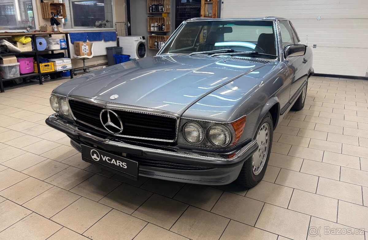 Mercedes-Benz 560 SL
