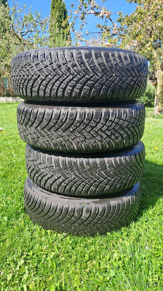 Zimní pneumatiky Hankook, 195/65R15