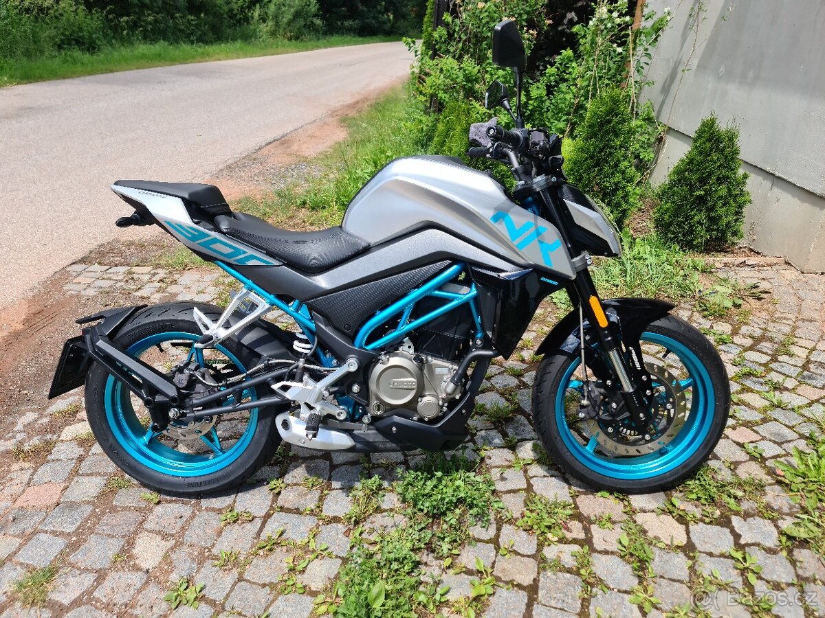 CFMOTO 300NK