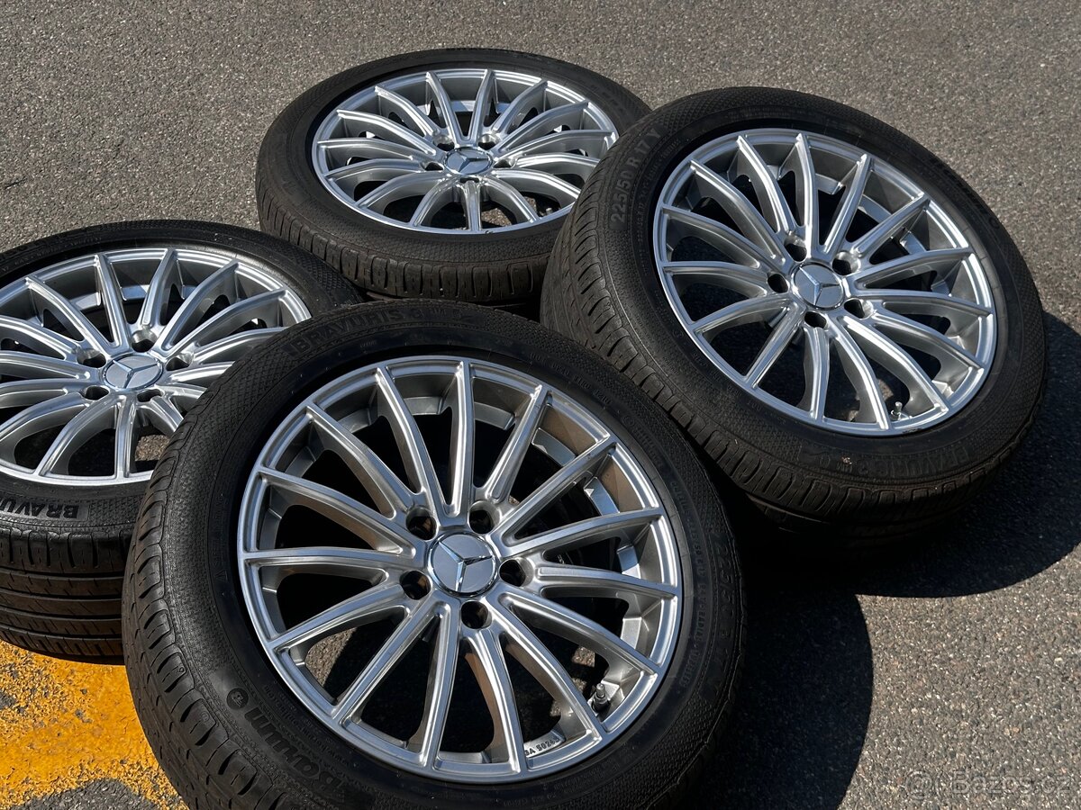 Na prodej kola Mercedes