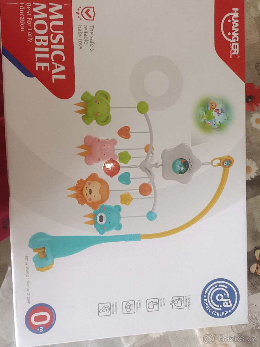 Kolotoč nad postýlku