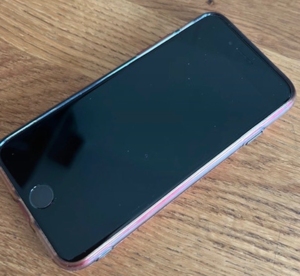 iPhone SE 2020 | 64 GB | Červený (PRODUCT RED) | Baterie 100