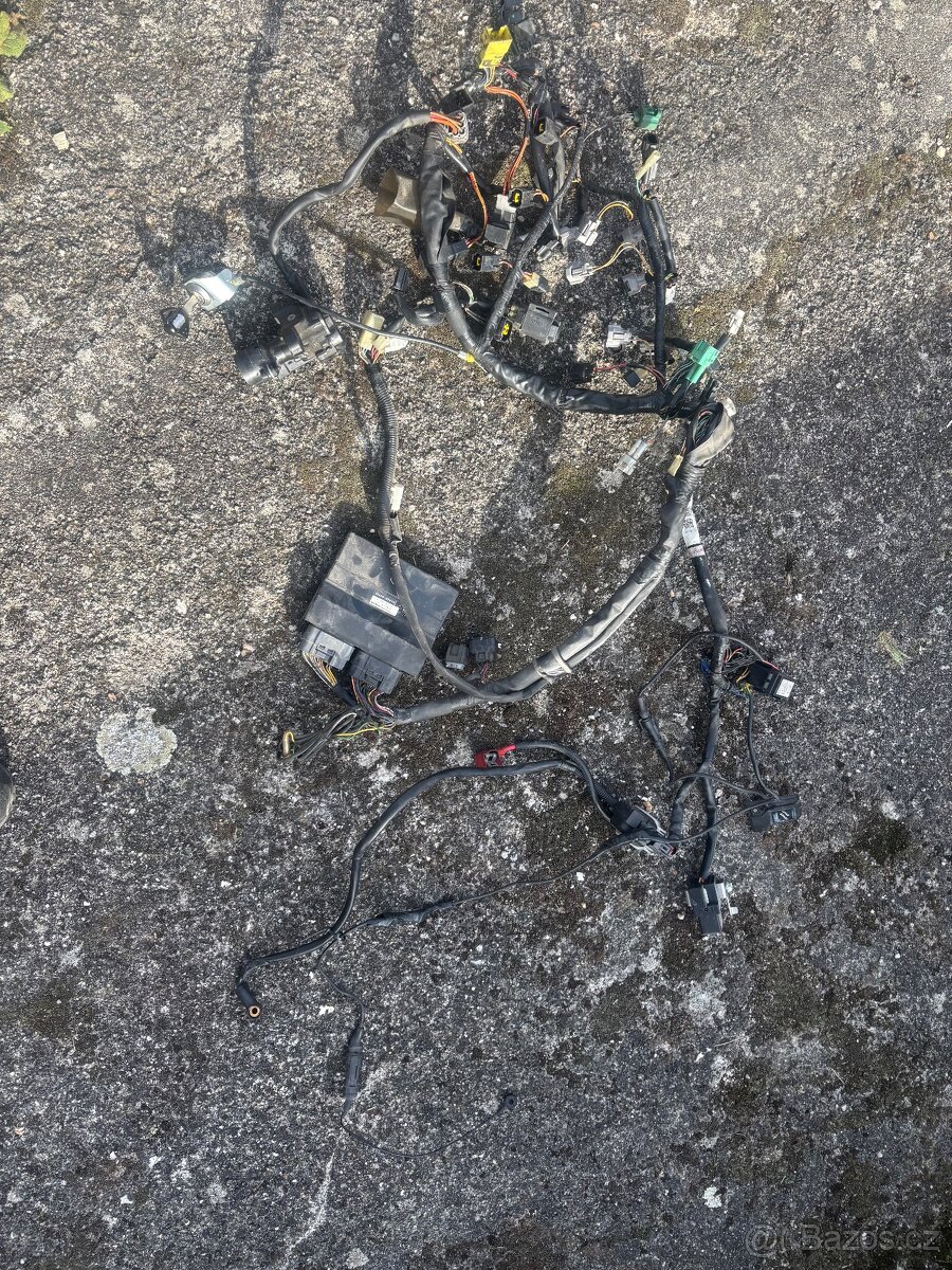 Elektrika plus jednotka a Quickshifter na Gsxr 750 06-07