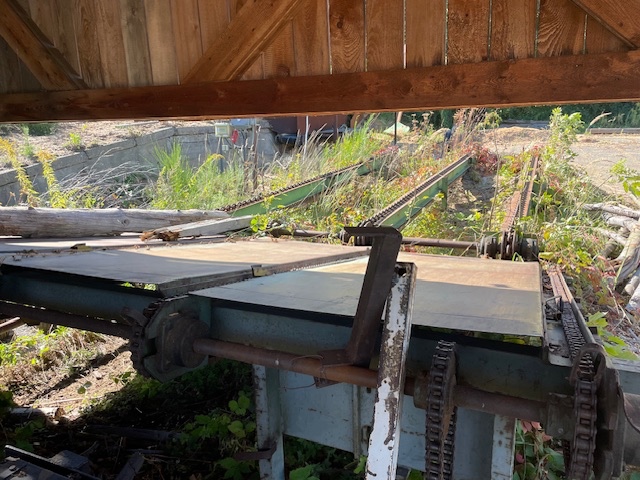 Příčný řetězový dopravník