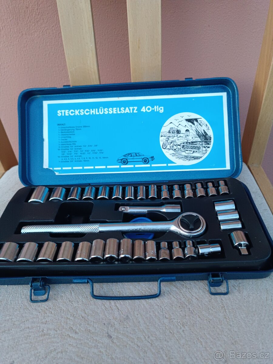 Sada na utahování a povolování matek a šroubů.