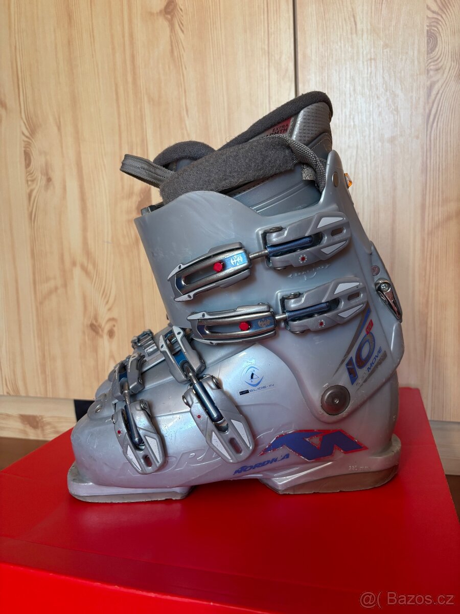 LYŽAŘSKÉ BOTY