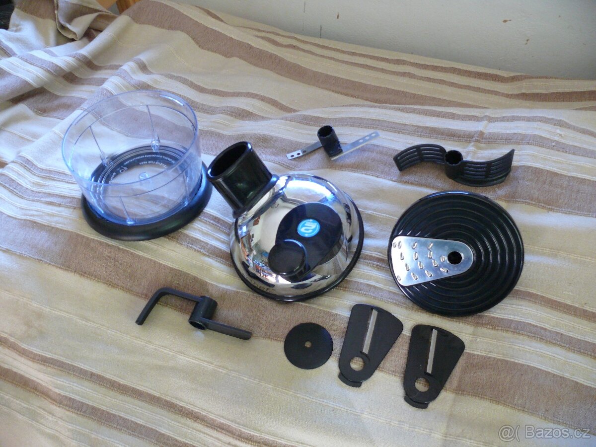 Nabízím kuchynský robot