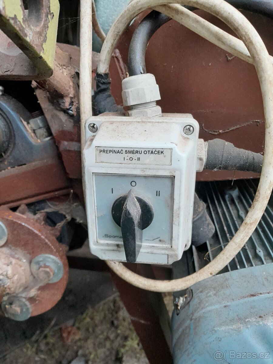 Kombinovaný štěpkovač, drtič větví, špalíčkovač